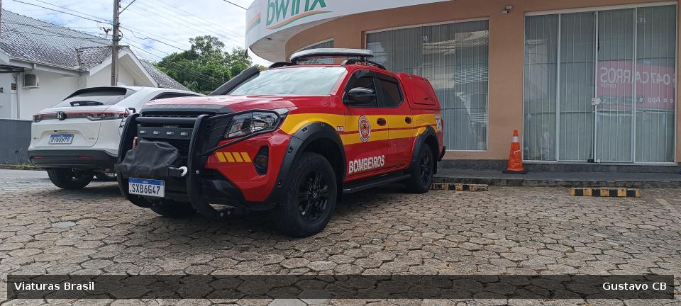 Viatura Nissan Frontier, da CBMSC, prefixo AR-230, fotografada em Blumenau, SC.