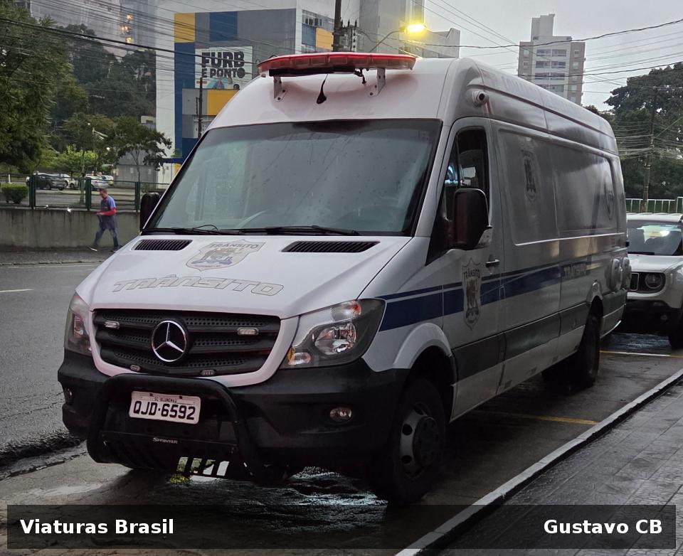 Viatura Mercedes-Benz Sprinter, da GMT-BNU, fotografada em Blumenau, SC.