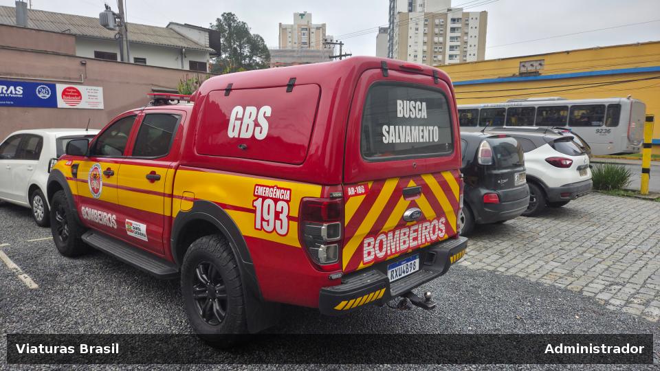 Viatura Ford Ranger, da CBMSC, prefixo AR-180, fotografada em Blumenau, SC.