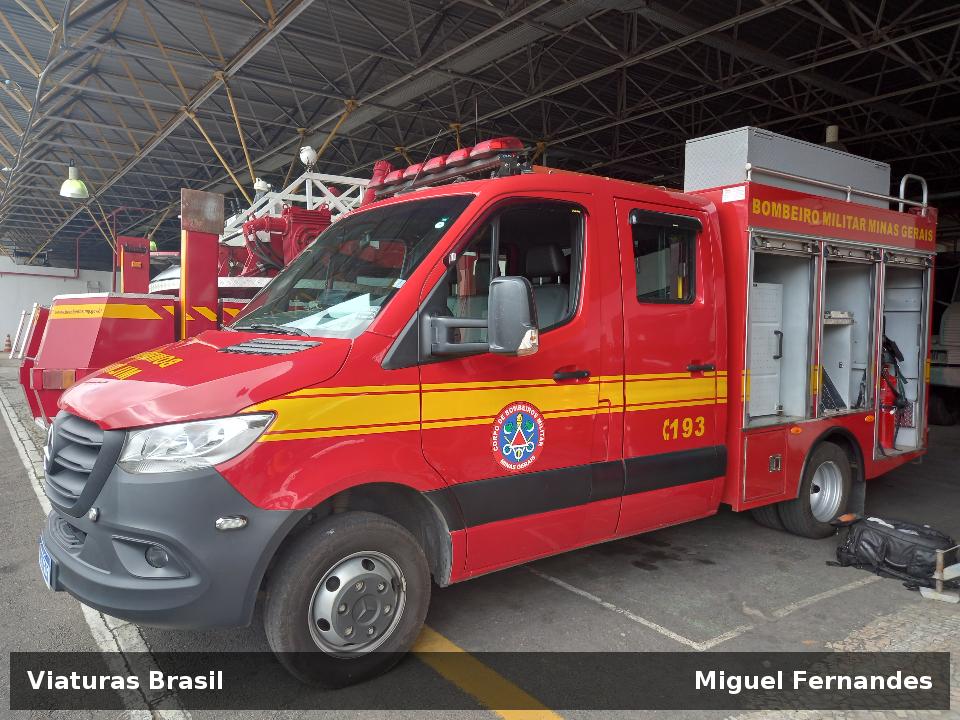 Viatura Mercedes-Benz Sprinter, da CBMMG, prefixo ASM-5405, fotografada em Juiz de Fora, MG.