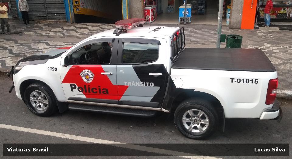 Viatura Chevrolet S10 LT FD2, da PMESP, prefixo T-01015, fotografada em São Paulo, SP.