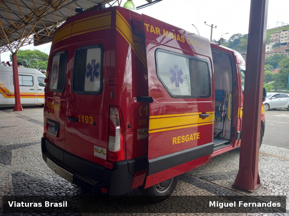 Viatura Renault MASTER FL2 MNP A, da CBMMG, prefixo UR-5605, fotografada em Juiz de Fora, MG.