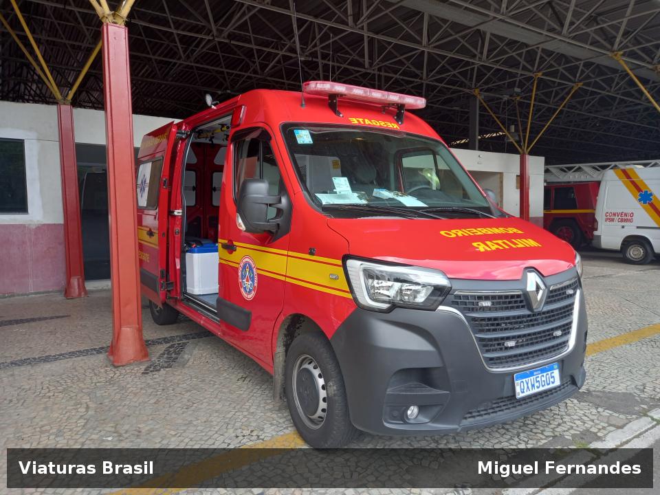 Viatura Renault MASTER FL2 MNP A, da CBMMG, prefixo UR-5605, fotografada em Juiz de Fora, MG.